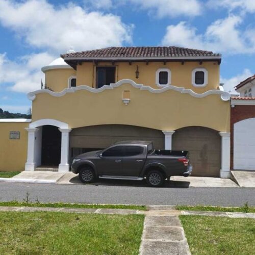 CASA EN RENTA LOS DIAMANTES